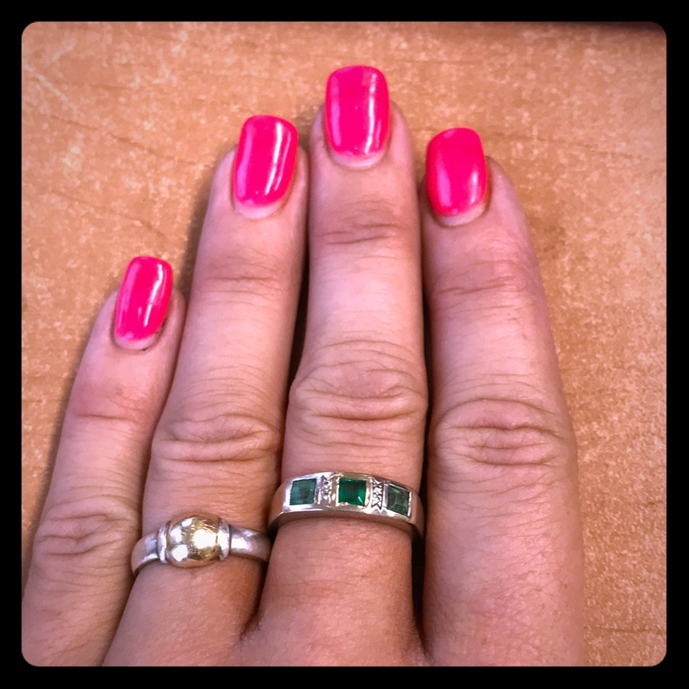 Green emerald Nd diamond  ring size eight